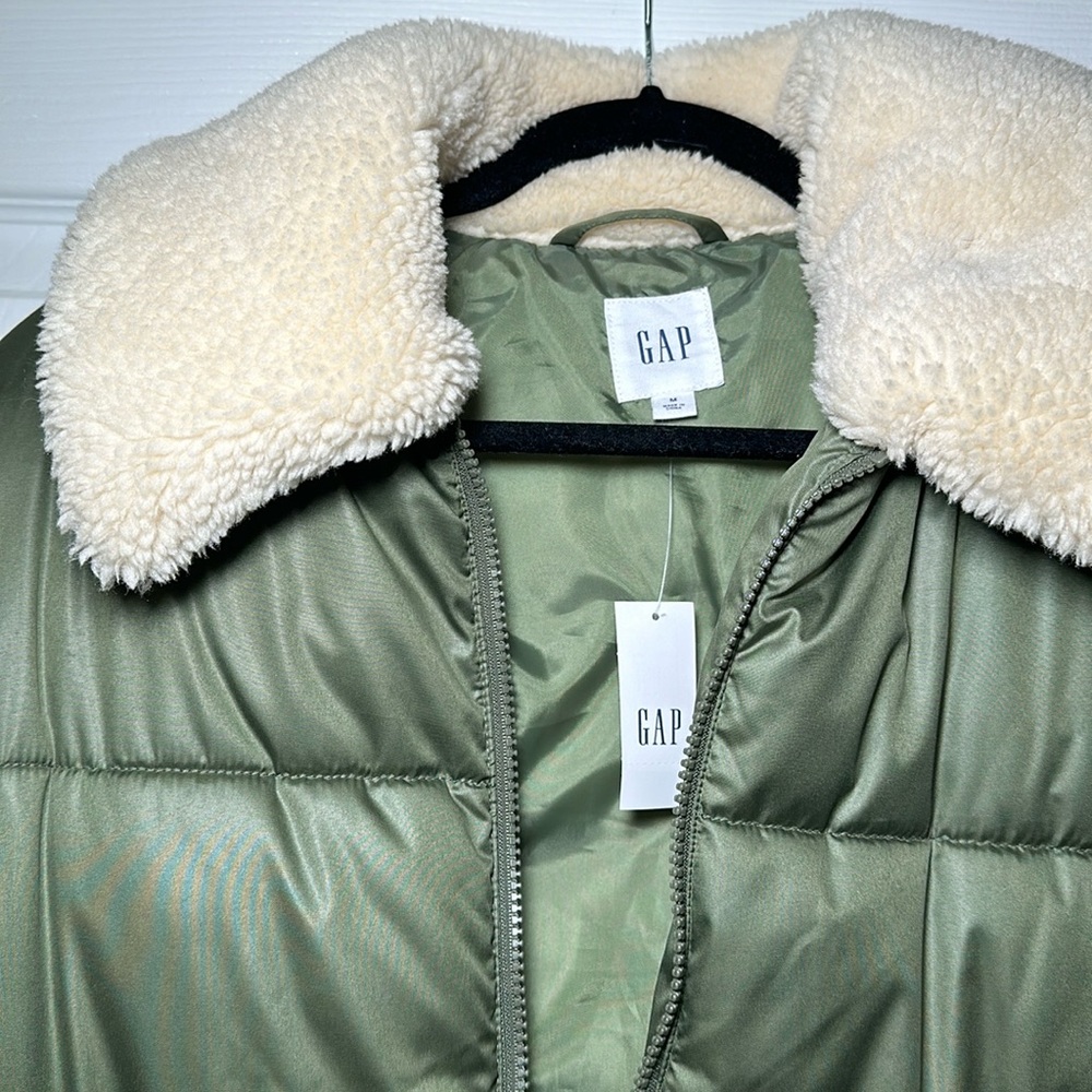 NWT Old navy cute puffer - Picture 3 of 4